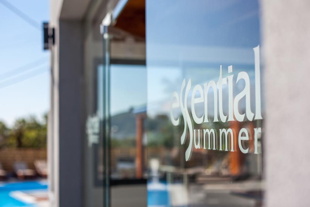 Essential Summer 5*